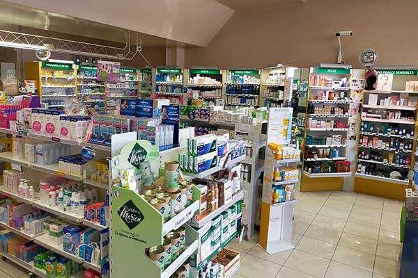 Pharmacie-Hilly-Chauny-Interieur-(2)